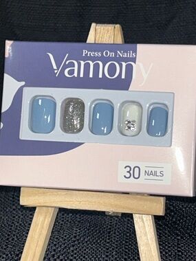 Vamony Blue Press On Nails Short Glossy Glitter Accent Rhinestone 30pcs